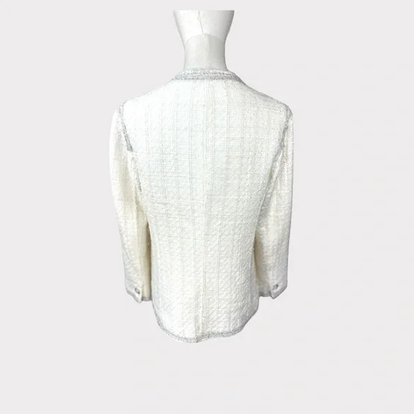 Zara size medium ecru white tweed w‎ pearl button and silver trim blazer - Picture 8 of 16